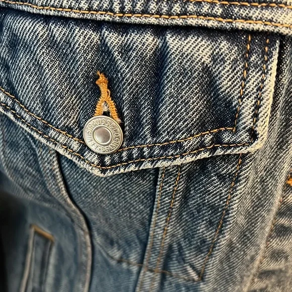 Levi’s Denim Jacket - Picture 2 of 5